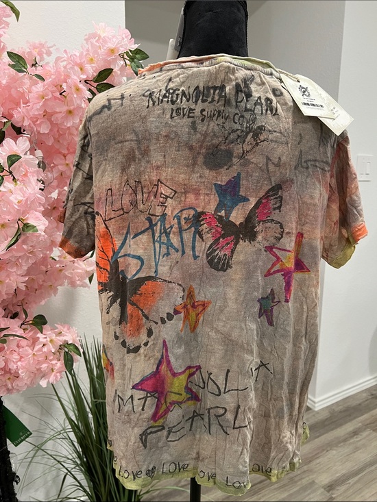 Magnolia Pearl Tops - Magnolia Pearl Stargazer Tee (item A55)